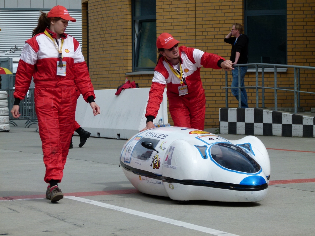 Mit acht Litern Benzin um die Welt – Der Shell Eco-Marathon Europe 2011