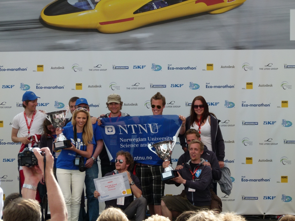 Mit acht Litern Benzin um die Welt – Der Shell Eco-Marathon Europe 2011