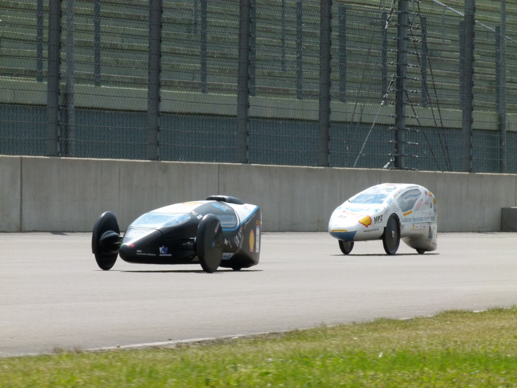 Mit acht Litern Benzin um die Welt – Der Shell Eco-Marathon Europe 2011