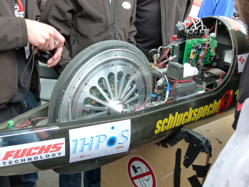 Mit acht Litern Benzin um die Welt – Der Shell Eco-Marathon Europe 2011
