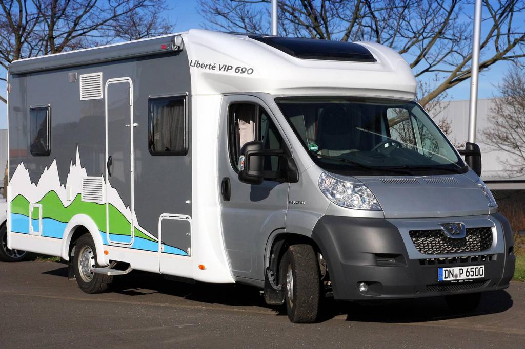 Mit einem Preis von 44.900 Euro ist das Reisemobil teilweise deutlich günstiger als der Wettbewerb