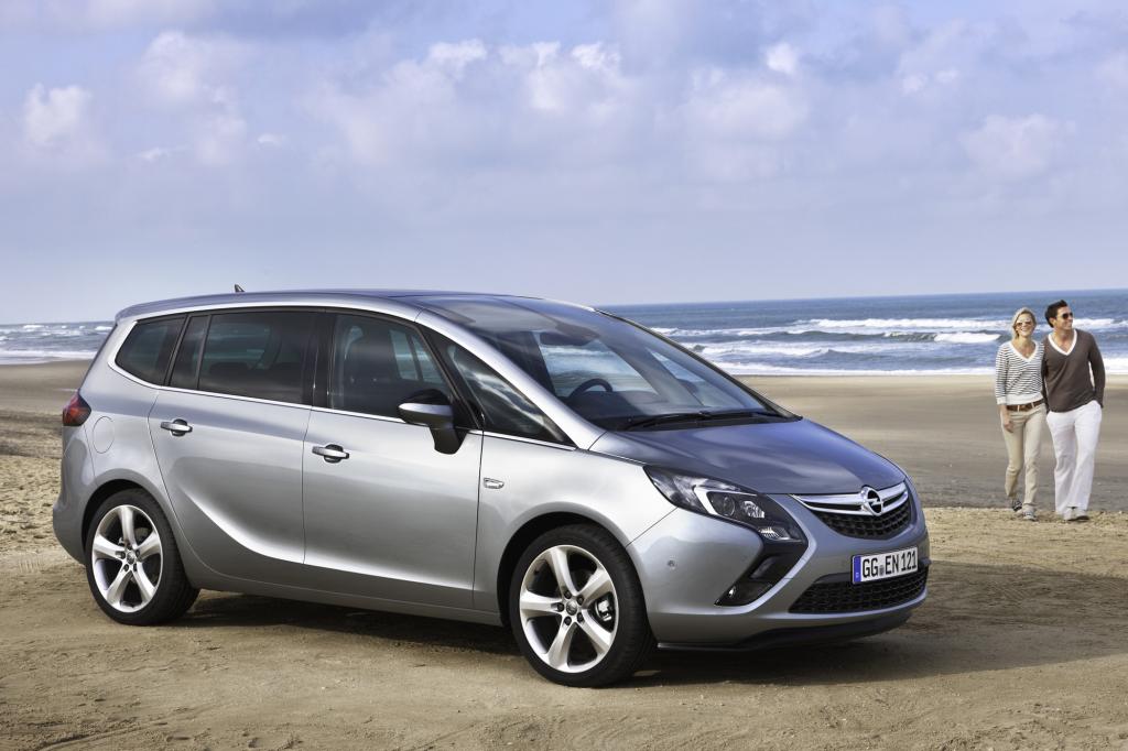 Opel gönnt dem Zafira Tourer die Premiere seines radarbasierten Abstandsregel-Tempomaten mit Notbrems-Funktion