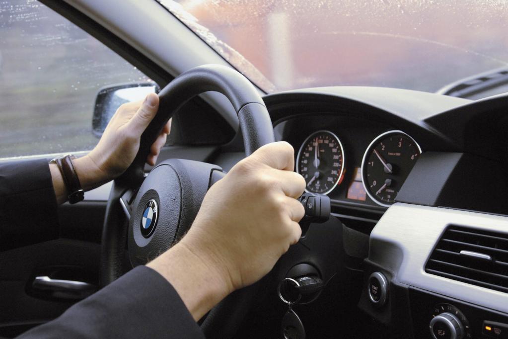 Recht: Aus Tiefgarage ausfahrende Autos bei Unfall meist schuldig 