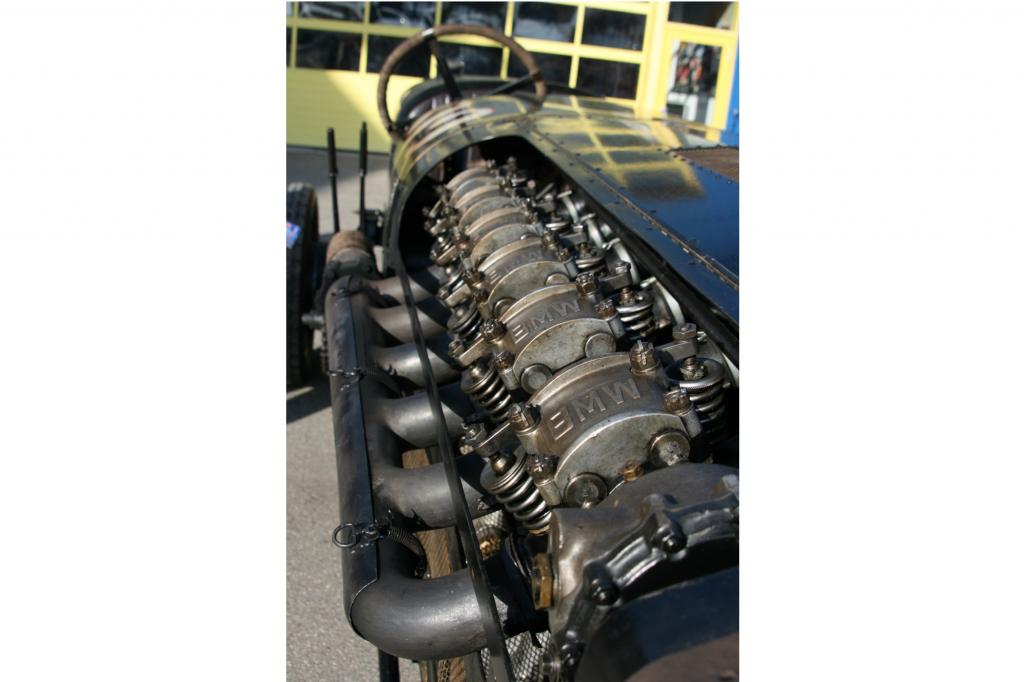 So wird die Länge der Motorhaube deutlich
