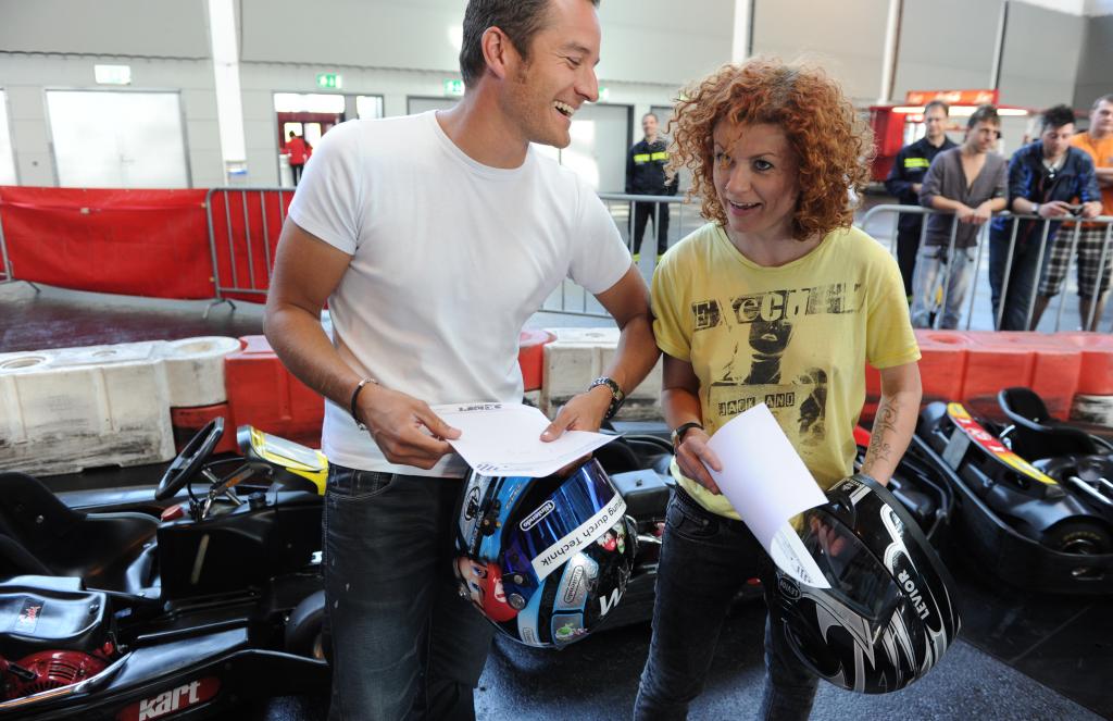 Tuning World B odensee: Erstmals können die Besucher selbst ins Lenkrad greifen und sich auf einer anspruchsvollen Kart-Strecke mit den Bestzeiten des zweifachen DTM-Champions Timo Scheider und Ex--„No Angles“ Lucy Diakovska messen.