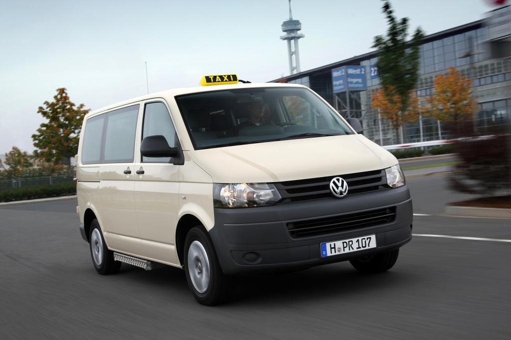 Volkswagen Caravelle Taxi.