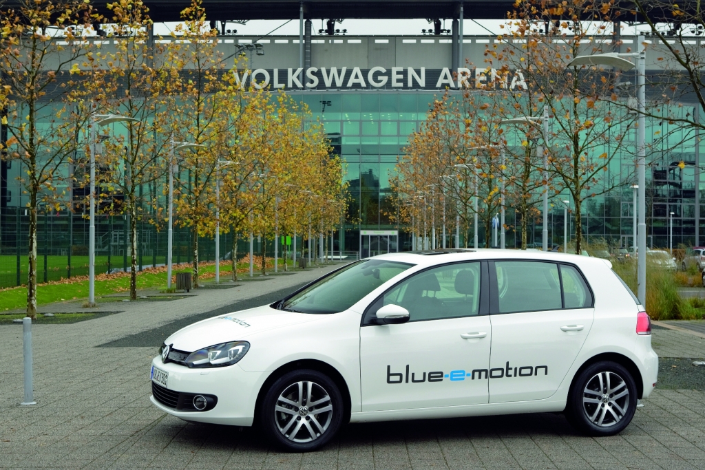 Volkswagen Golf Blue-E-Motion.