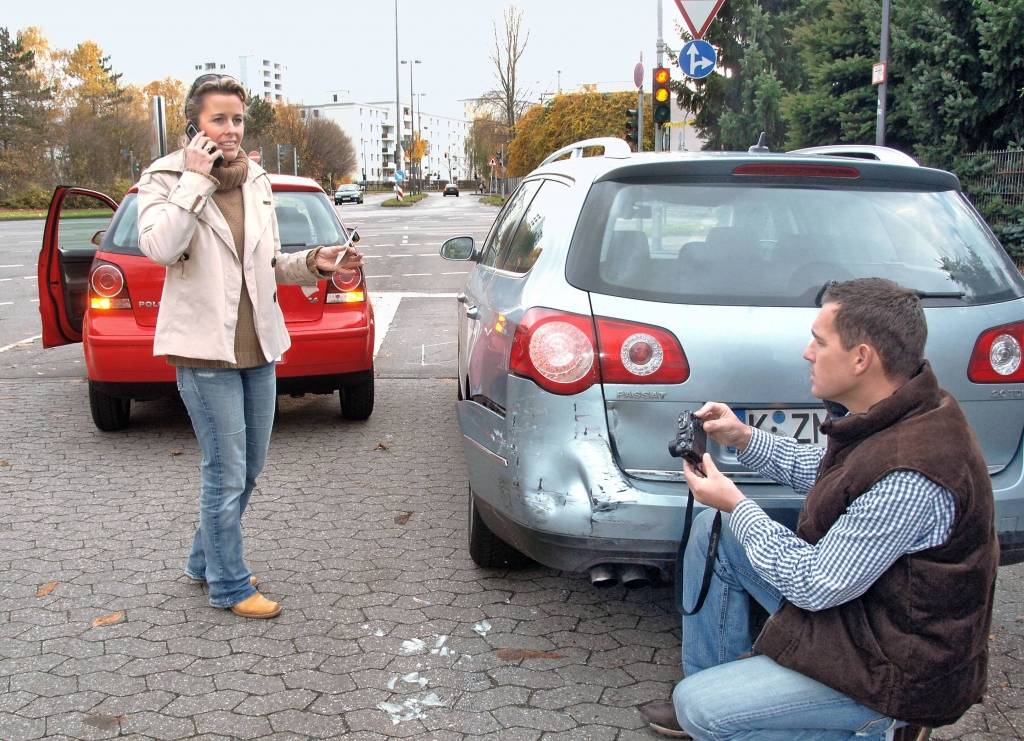 Was muss nach einem Unfall zuerst gemacht werden? 