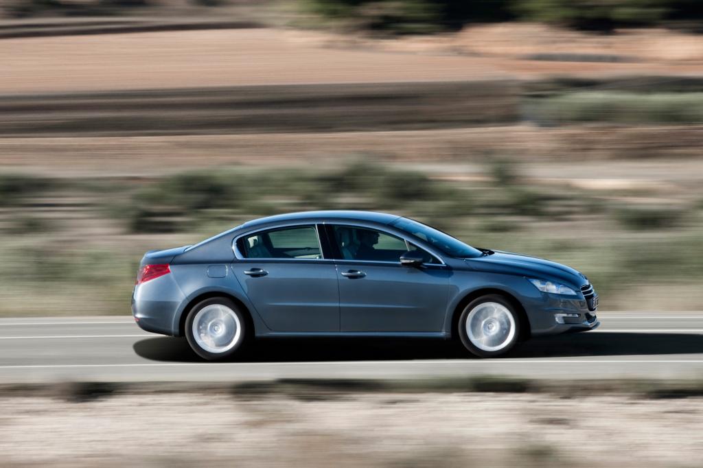 Wer den Peugeot 508 viel auf Autobahnen bewegt, ist mit dem größeren Selbstzünder besser bedient