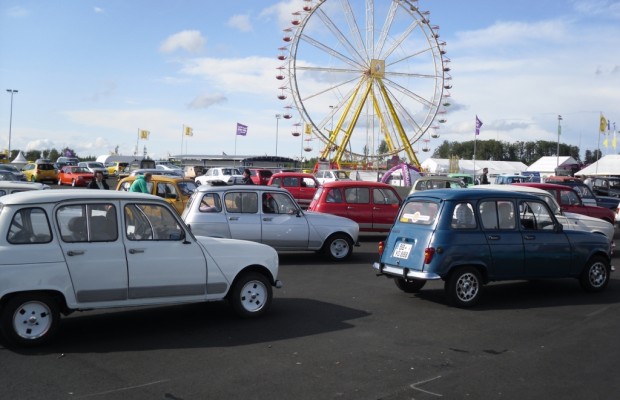 140 Renault 4 auf dem Nürburgring