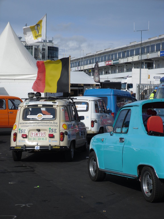 140 Renault 4 kamen auf dem Nürburgring zusammen.