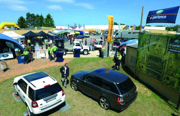 Abenteuer & Allrad 2011: Land Rover präsentiert 16 Fahrzeuge