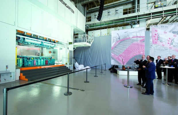 Audi nimmt mechanische Einarbeitungspresse in Betrieb