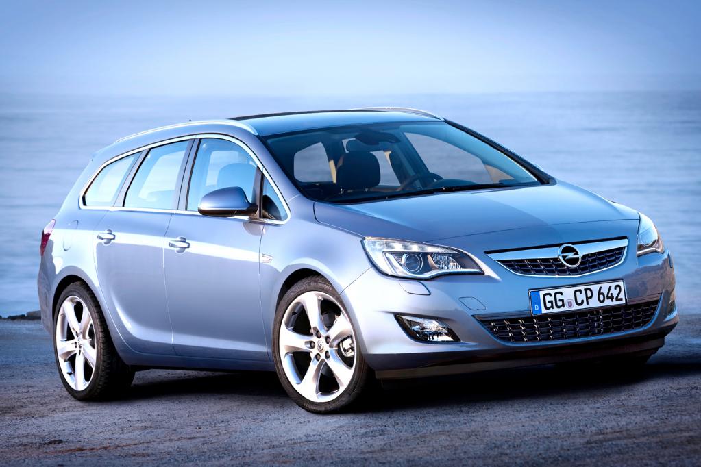 Auf der Rückbank des Opel Astra lässt es sich ebenfalls prima verreisen. 