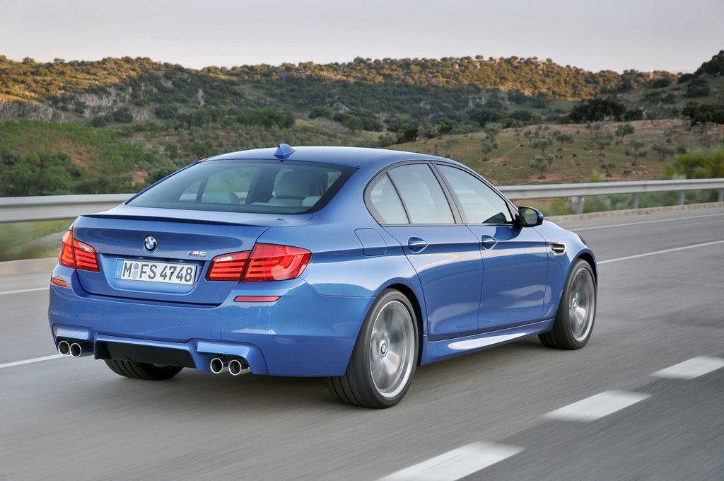 BMW M5.