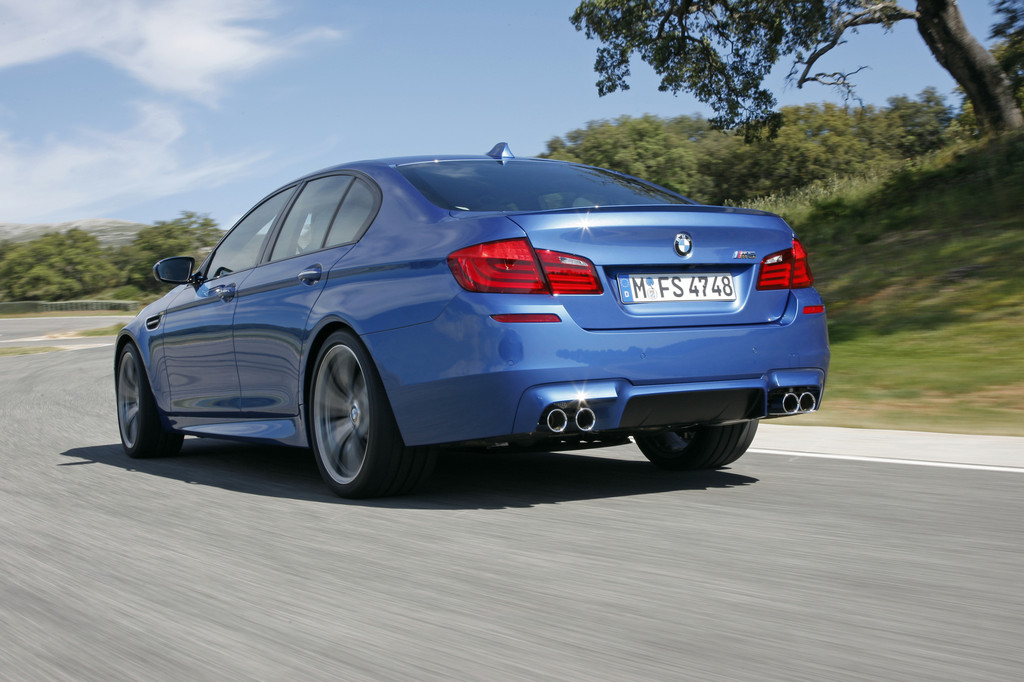 BMW M5.