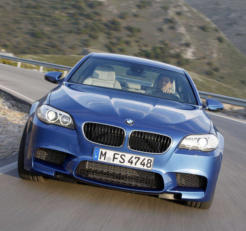 BMW M5.