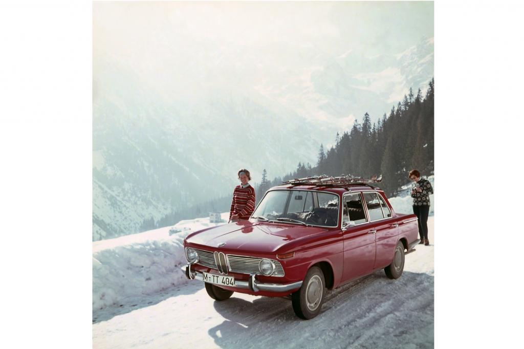 BMWs Neue Klasse vor Alpenpanorama