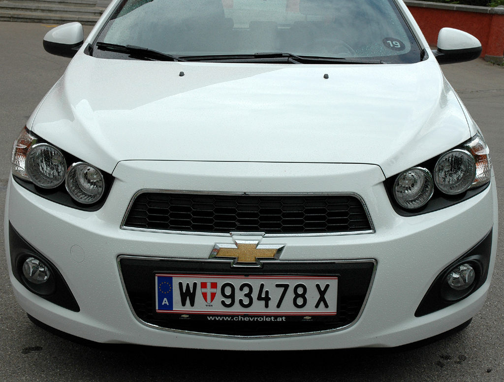 Chevrolet Aveo: Blick auf die Frontpartie des zwischen Spark und Cruze angesiedelten Kleinwagens. 
