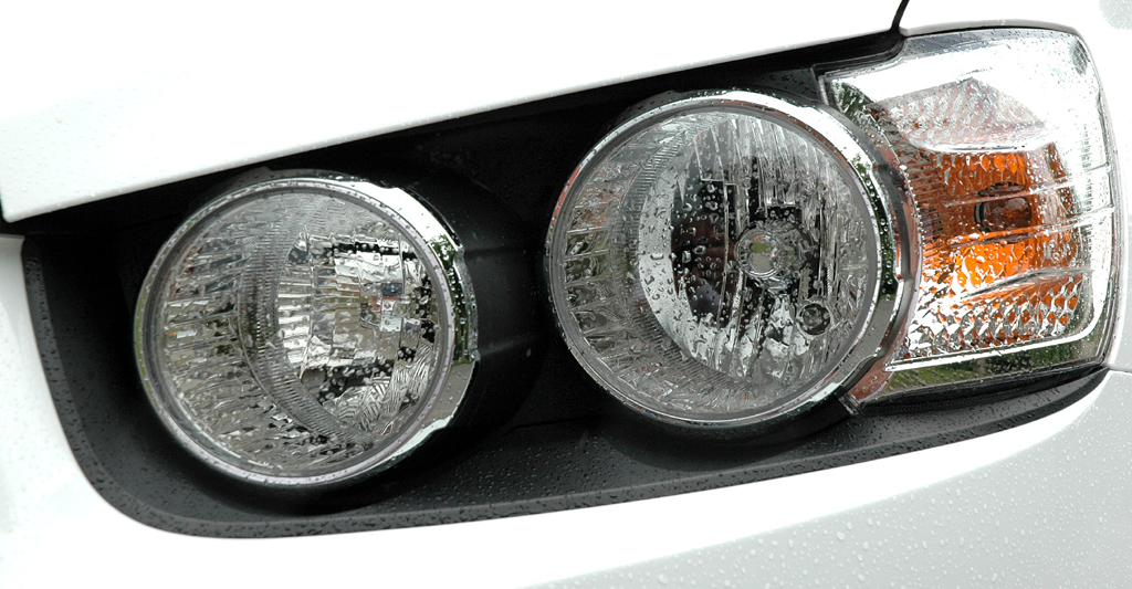 Chevrolet Aveo: Moderne Leuchteinheit vorn ohne Gesamtabdeckung. 