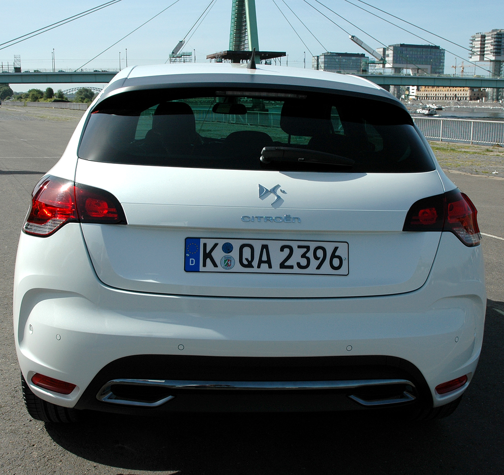 Citroën DS4: Auch das Heck ist kraftvoller ausgeformt. 