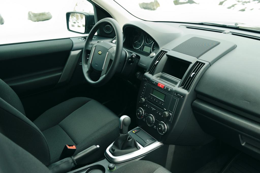 Das Cockpit ist sachlich und aufgeräumt