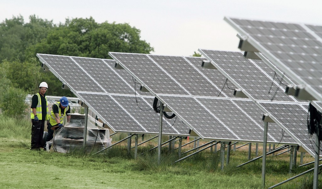 Das britische Toyota- Werk erhält eine großflächige Photovoltaikanlage.