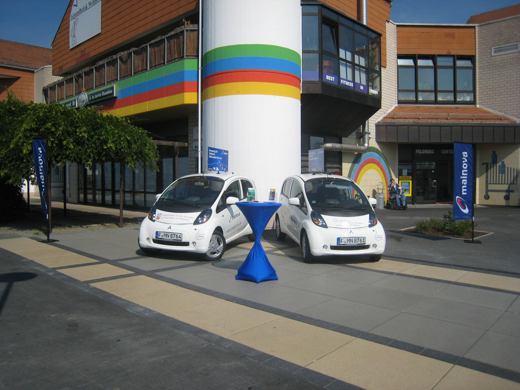 Der Energieanbieter Mainova hat den Mitsubishi i-MiEV bei 15 Publikumsveranstaltungen eingesetzt, um für den Hessentag in Oberursel zu werben