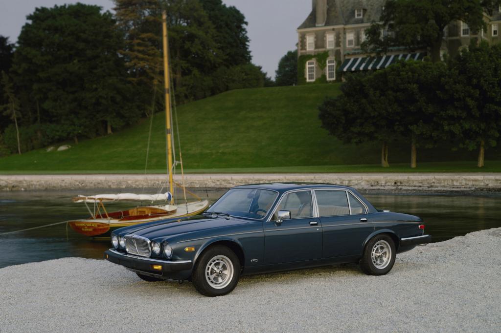 Die 3. Serie des XJ hat ebenfalls einen V12