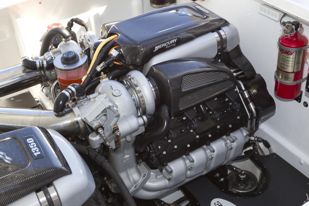 Die beiden V8 Motoren haben 1.350 PS