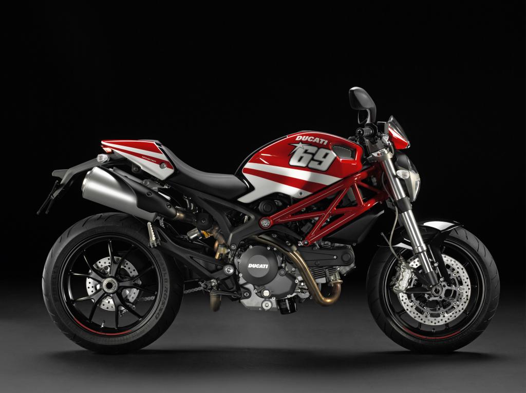 Ducati Monster mit „GP Replica“-Kit.