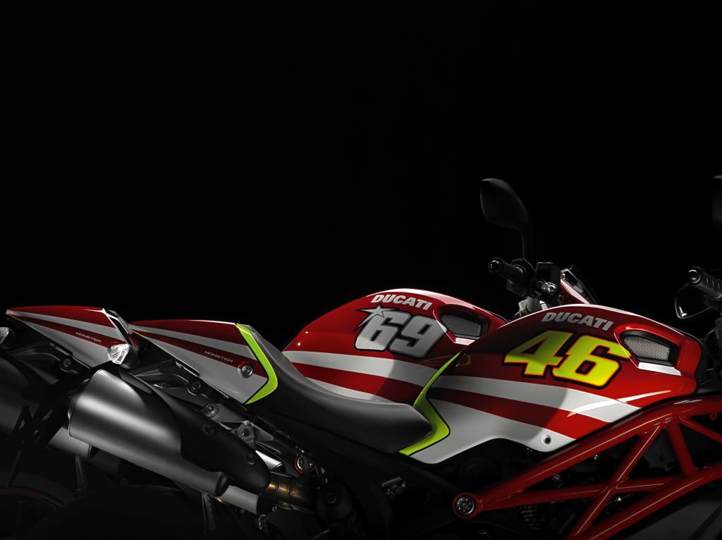 Ducati Monster mit „GP Replica“-Kit.