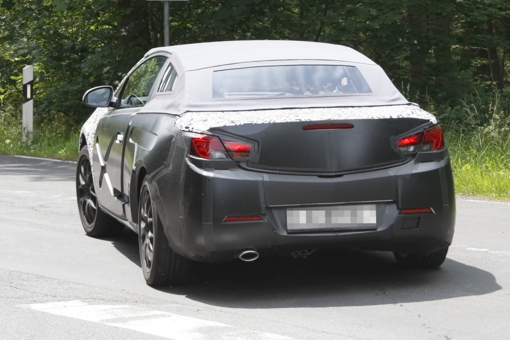Erwischt: Opel Astra CC – Rüsselsheim zieht blank