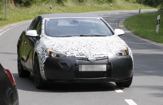 Erwischt: Opel Astra CC – Rüsselsheim zieht blank