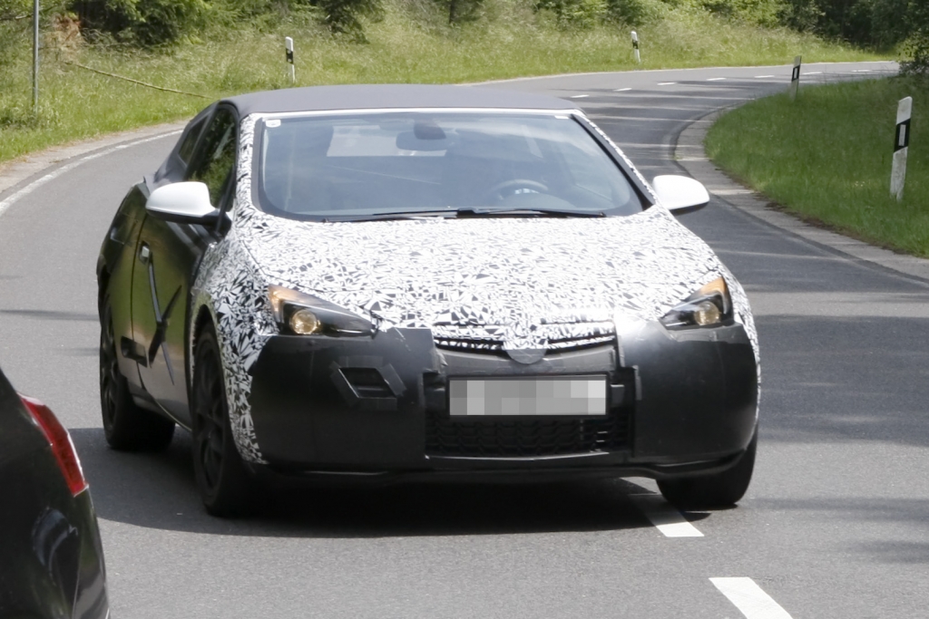 Erwischt: Opel Astra CC – Rüsselsheim zieht blank