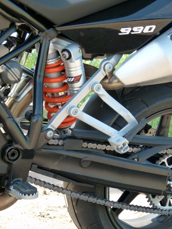 Fahrbericht KTM 990 Supermoto T black ABS: Suchtfaktor – die gehört verschlossen …!