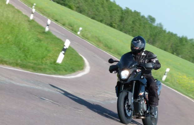 Fahrbericht KTM 990 Supermoto T black ABS: Suchtfaktor – die gehört verschlossen …!