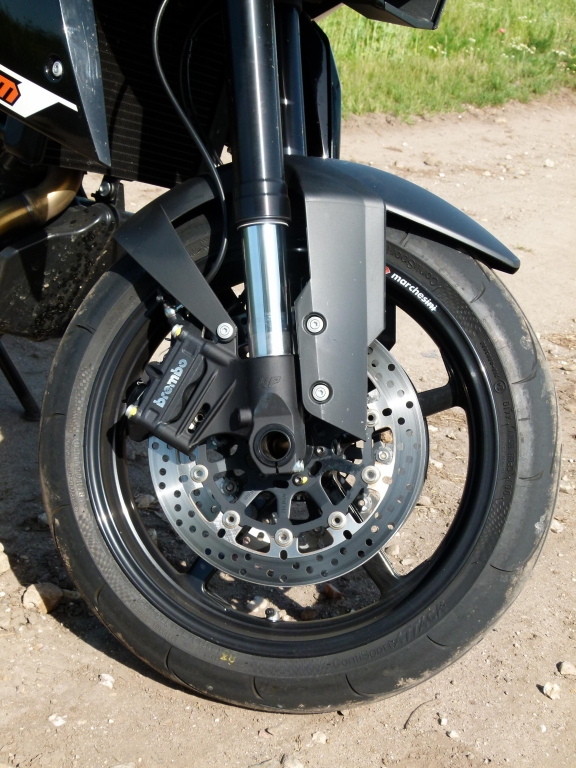 Fahrbericht KTM 990 Supermoto T black ABS: Suchtfaktor – die gehört verschlossen …!