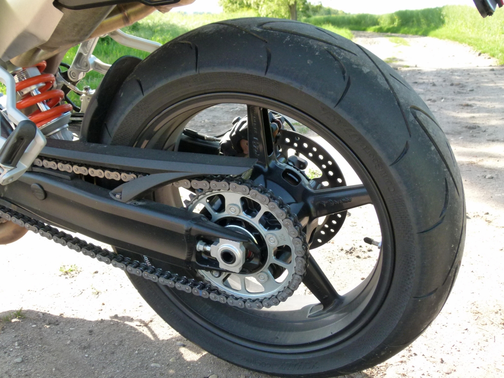 Fahrbericht KTM 990 Supermoto T black ABS: Suchtfaktor – die gehört verschlossen …!