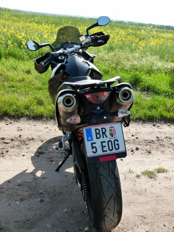 Fahrbericht KTM 990 Supermoto T black ABS: Suchtfaktor – die gehört verschlossen …!