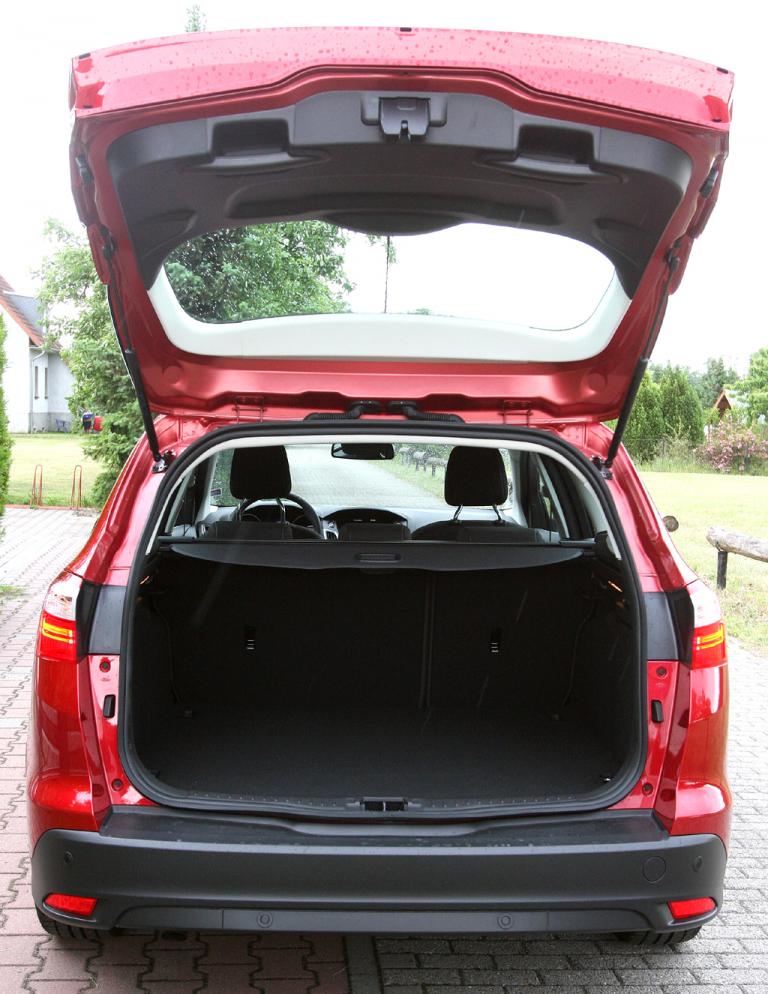 Ford Focus Turnier: Ins Gepäckabteil passen fast 480 bis fast 1520 Liter hinein. 