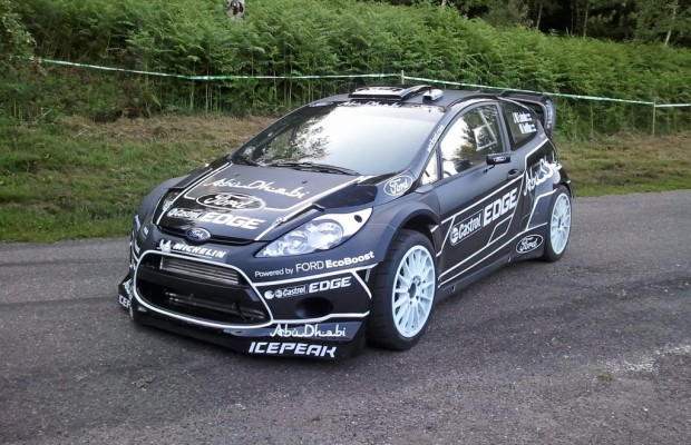 Ford-Rallyeteam testet Fiesta in Schwarz