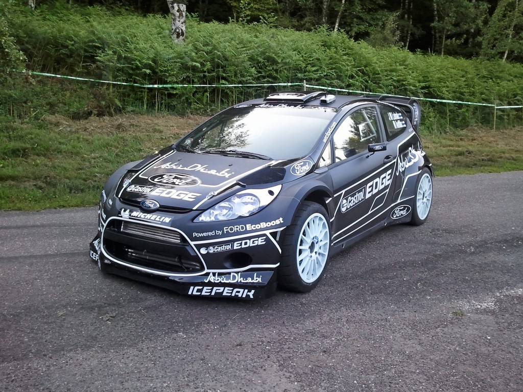 Ford-Rallyeteam testet Fiesta in Schwarz