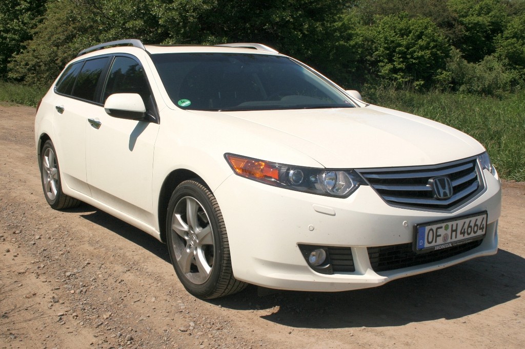Honda Accord Tourer.