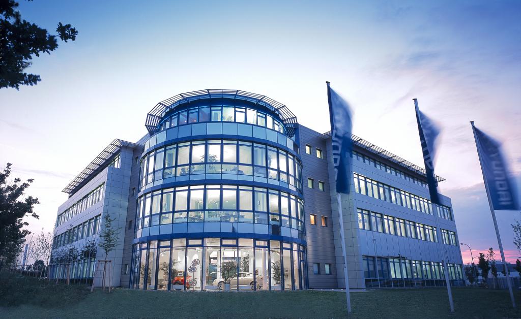 Hyundai übergibt WM-Flotte an das Organisationskomitee