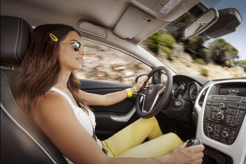 IAA 2011: Opel zeigt Weltpremiere des Astra GTC