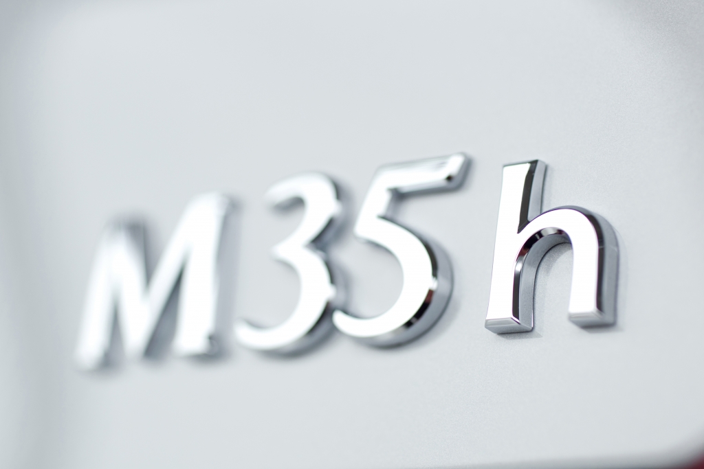Infiniti M35h: Japanisches Doppelherz