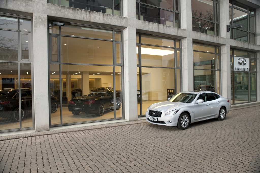 Infiniti M35h: Japanisches Doppelherz