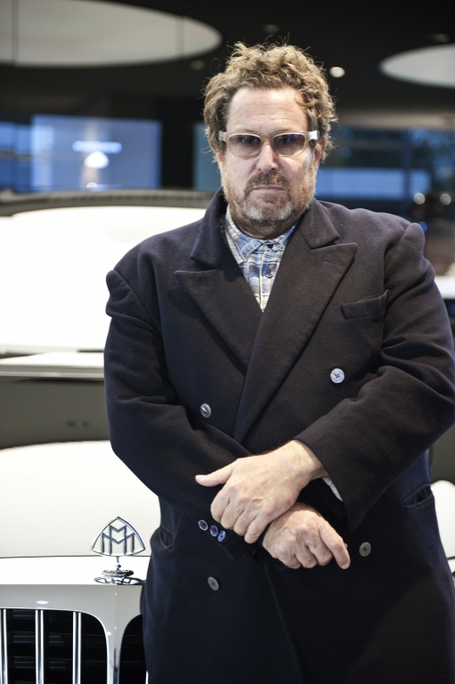 Julian Schnabel und sein Kunstobjekt - der Maybach, Foto: Maybach