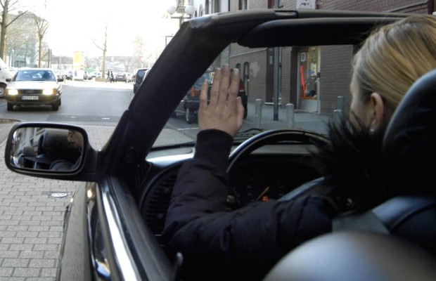 Junge Frauen sind die vorsichtigsten Autofahrer